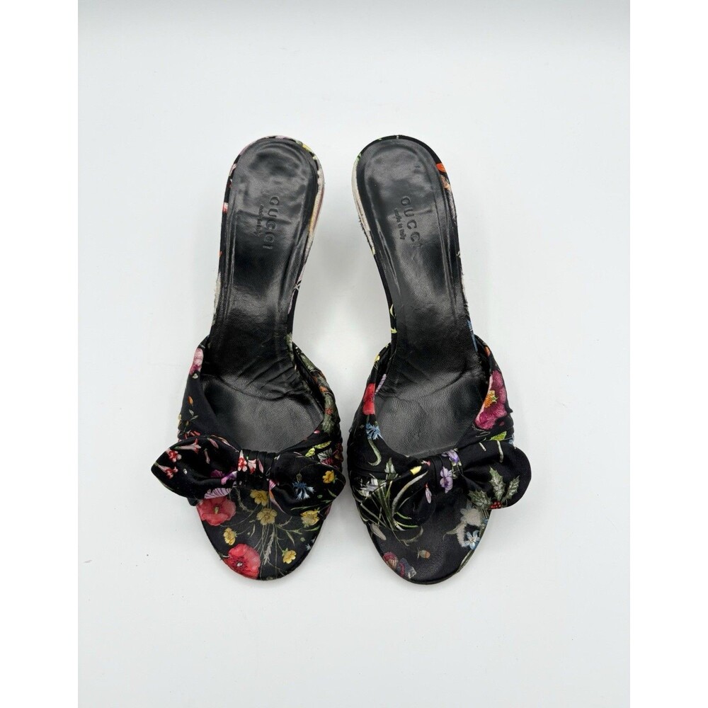 Gucci Black Satin Kitten Heels w/ Colorful Floral Pattern & Bow Y2K Size 6.5 - Picture 2 of 15